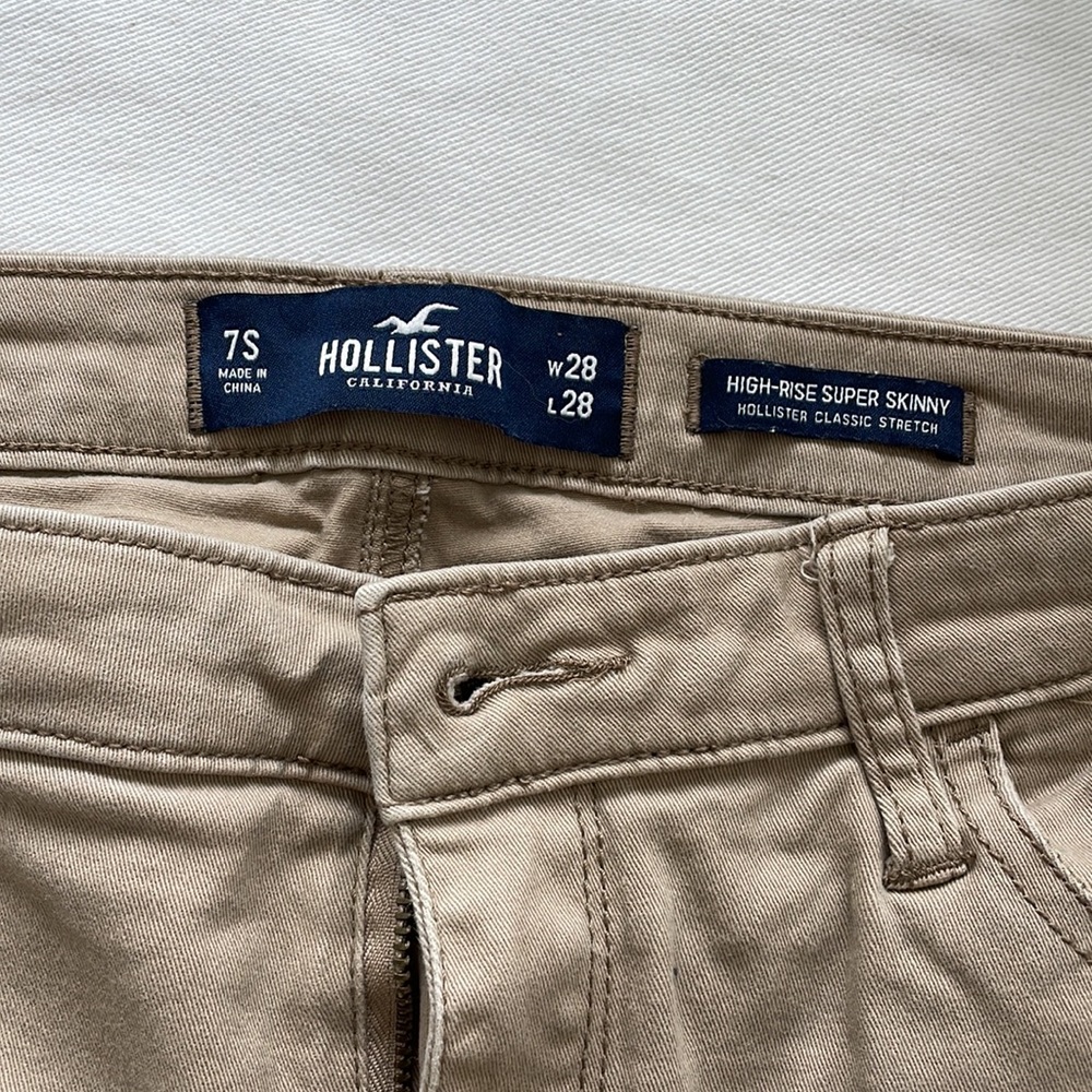 Hollister High-Rise Super Skinny Pants in Tan
